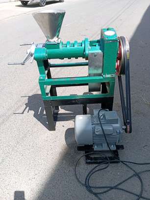 Oil press machine image 3