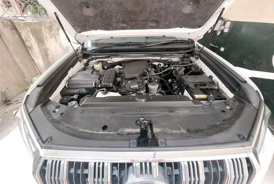 toyota landcruiser tx 2020 model image 5