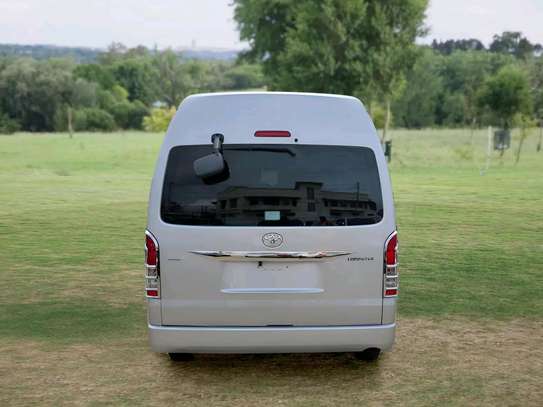 Toyota hiace diesel 2019 model image 3
