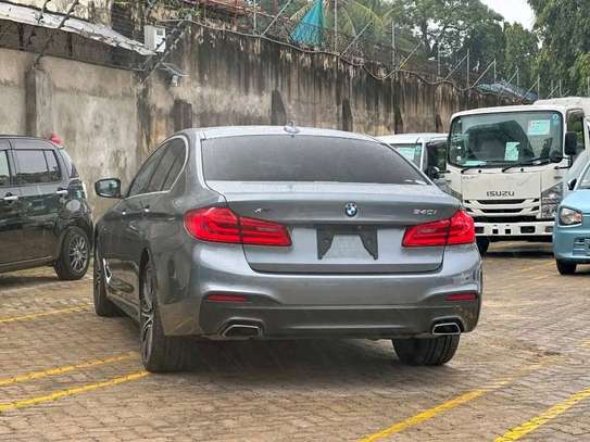 BMW 540i metallic Blue 2019 image 5