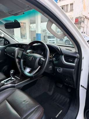 Toyota Fortuner white 4x4 2019 image 6