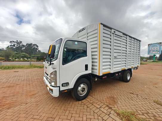 ISUZU NQR image 2