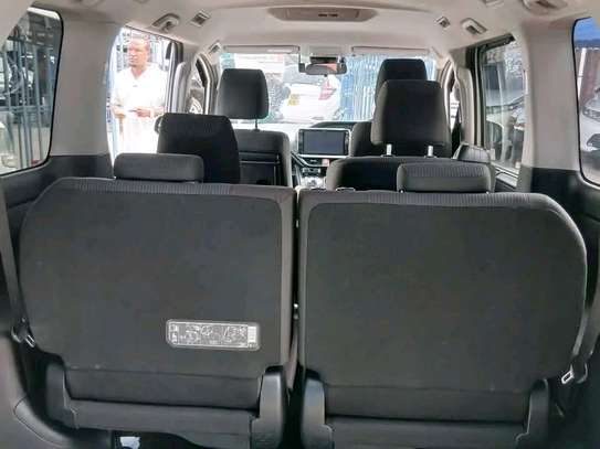 Toyota Voxy HYBRID white 2019 image 7