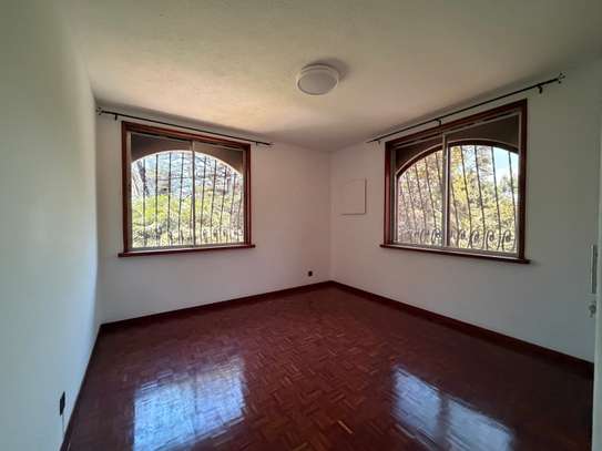 5 Bed House with En Suite at Kanjata Road image 9