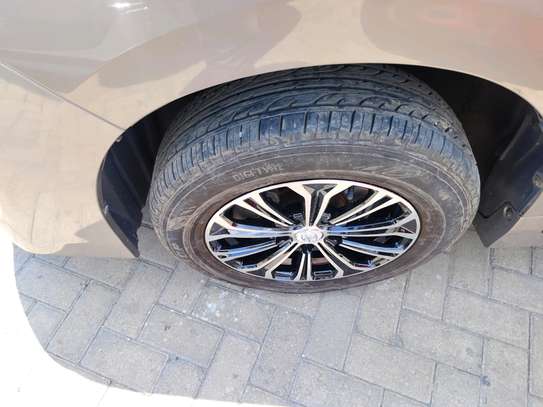 Toyota Noah grey 2018 2wd image 7