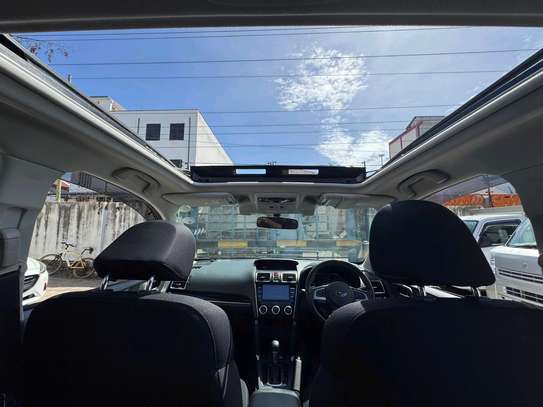 Subaru Forester sunroof image 6