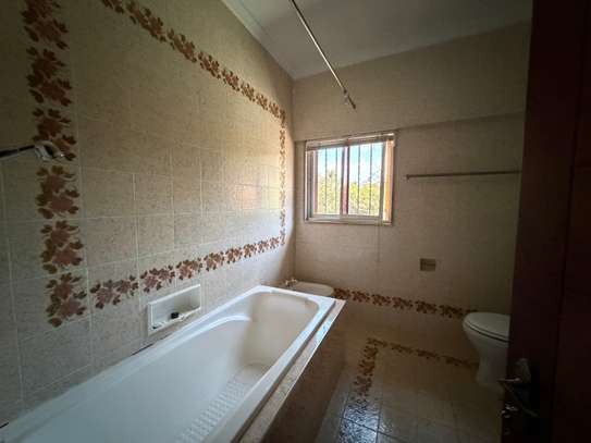 5 Bed House with En Suite at Kanjata Road image 10