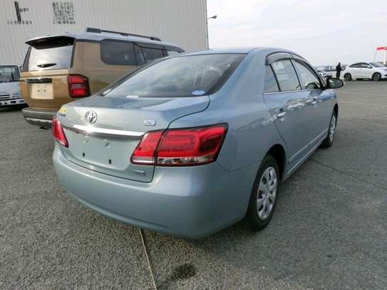 Toyota premio image 2