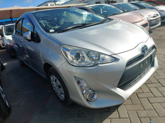 Make Toyota Aqua silver 2017 model. image 7