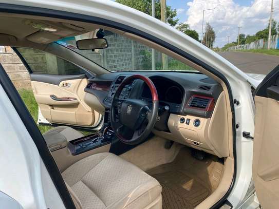 TOYOTA CROWN ROYALSALOON image 5