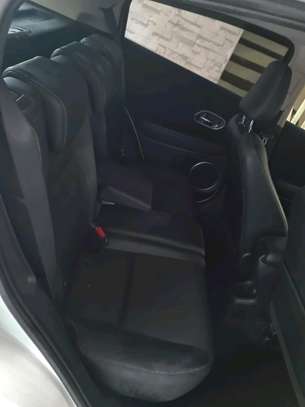 Honda Vezel Hybrid white 2019 2wd image 8