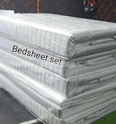 White stripped duvets covers image 3