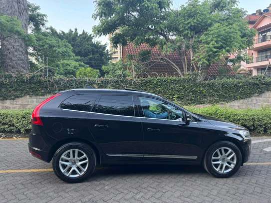 Volvo Xc60 black color 2017 model image 5