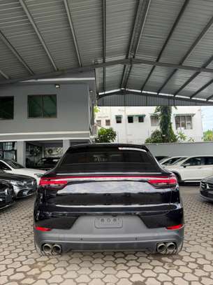Porsche cayenne image 2
