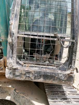 Tinga windscreen image 4