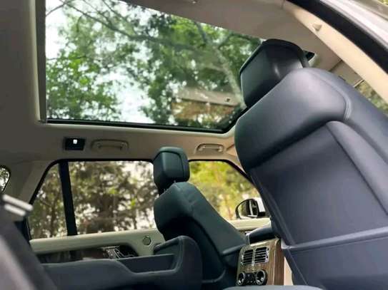2019 Range Rover Vogue image 10