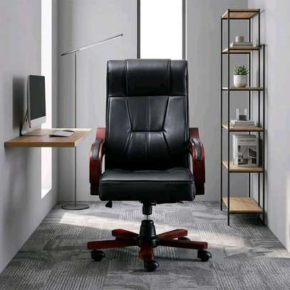 Executive high back leather office chair image 5