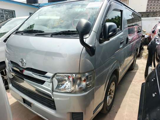 Toyota Hiace petrol 2018 image 5