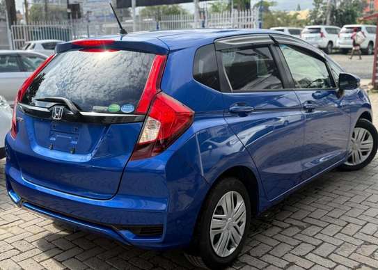 Make Honda fit blue color fully loaded 2019 model. image 10