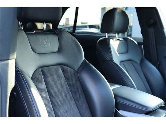 2019 AUDI Q8 image 7