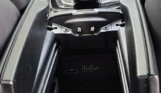 Mercedes Benz E250 silver 2017 image 7