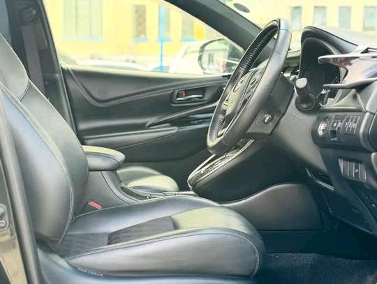 TOYOTA HARRIER 2020 MODEL NEW SHAPE BLACK image 6