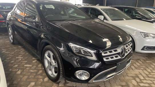 Mercedes benz GLA220 2019MODEL image 2