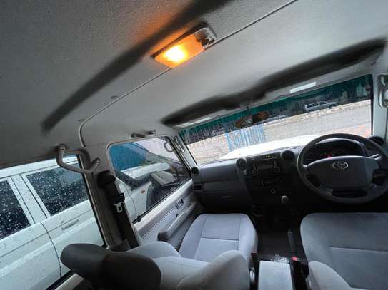 TOYOTA LANDCRUISER PICKUP DOUBLE CABIN 2018MODEL image 7