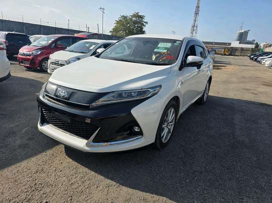 Toyota harrier GS image 2