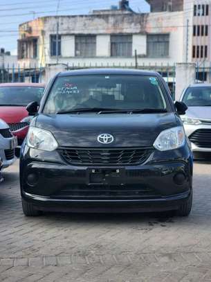Toyota passo black image 3