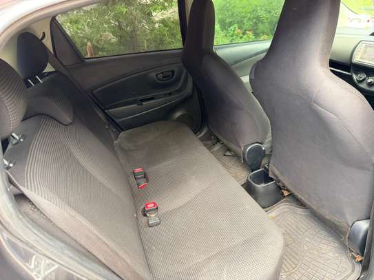 Toyota Vitz image 6