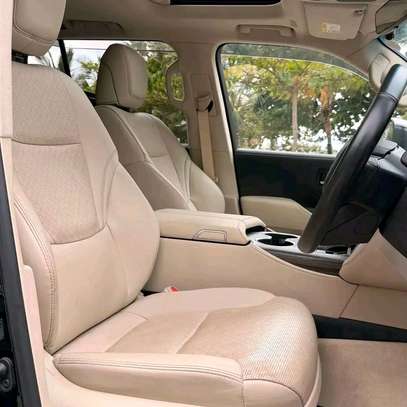 Toyota landacruiser 2022 image 7
