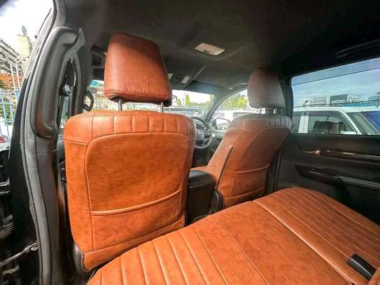 Toyota Hilux Double cabin Revo 2019 image 5