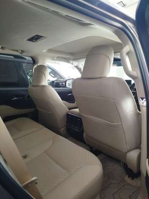 Land Cruiser LC300 image 5