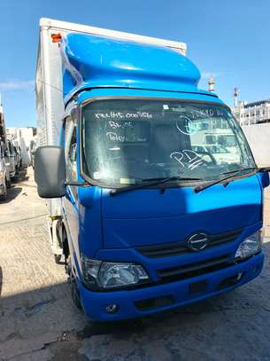 Hino Dutro boxbody image 4