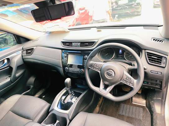 Nissan X-trail Silver 2018 image 7