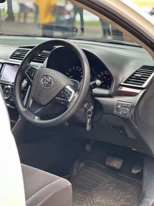 Toyota Premio image 8