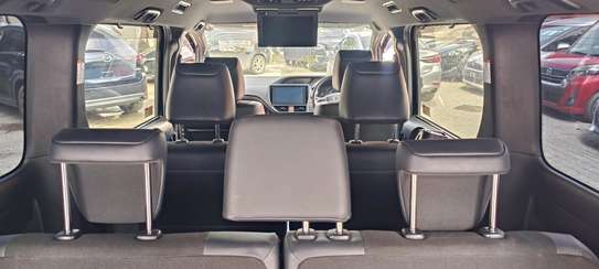 Toyota Noah WxB hybrid 2018 image 10