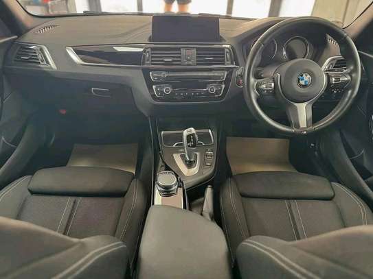 BMW 118i Black 2018 image 6