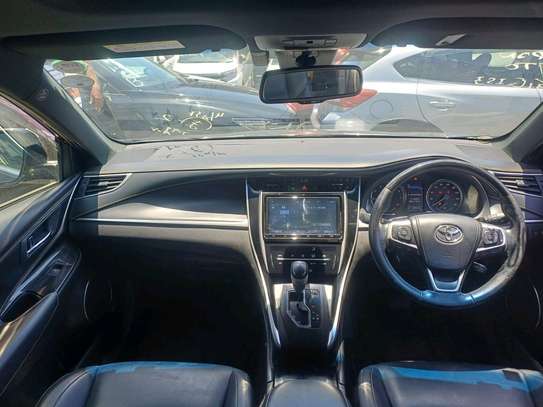 Toyota Harrier black image 3