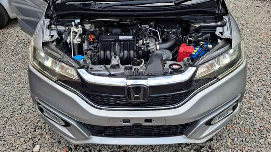 Honda Fit EX Hybrid Silver Color 2018 model fully loaded. image 9