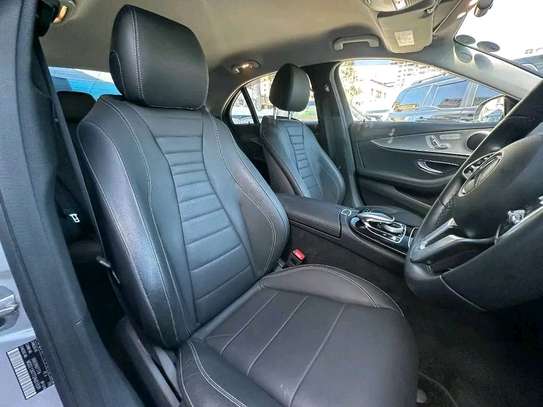 Mercedes Benz E200 2019 image 4