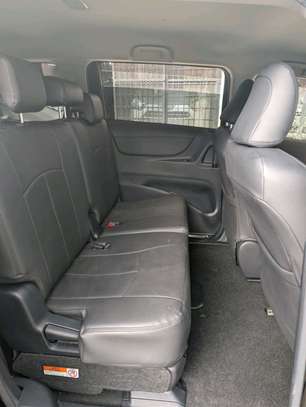 toyota sienta non hybrid image 5