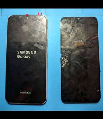 Phone repair service image 2