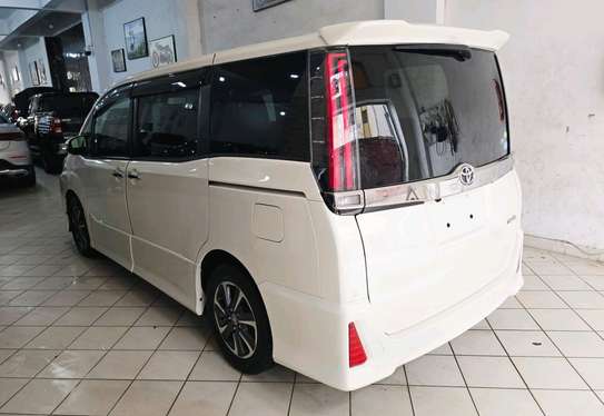 Toyota Noah,2020 model,white colour image 5