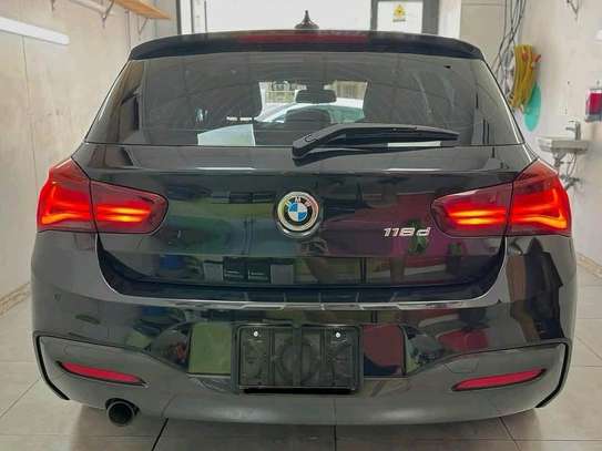 BMW 118i Black 2018 image 11