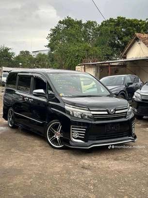 Toyota Voxy black WXB 2017 image 3