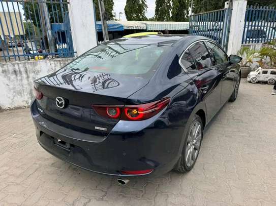 Mazda 3 sedan image 10