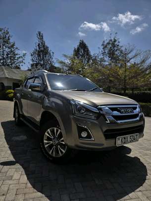 Local unit isuzu Dmax cab image 2