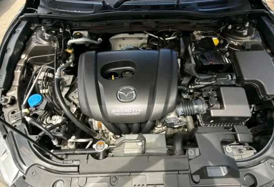 Mazda Axela image 3